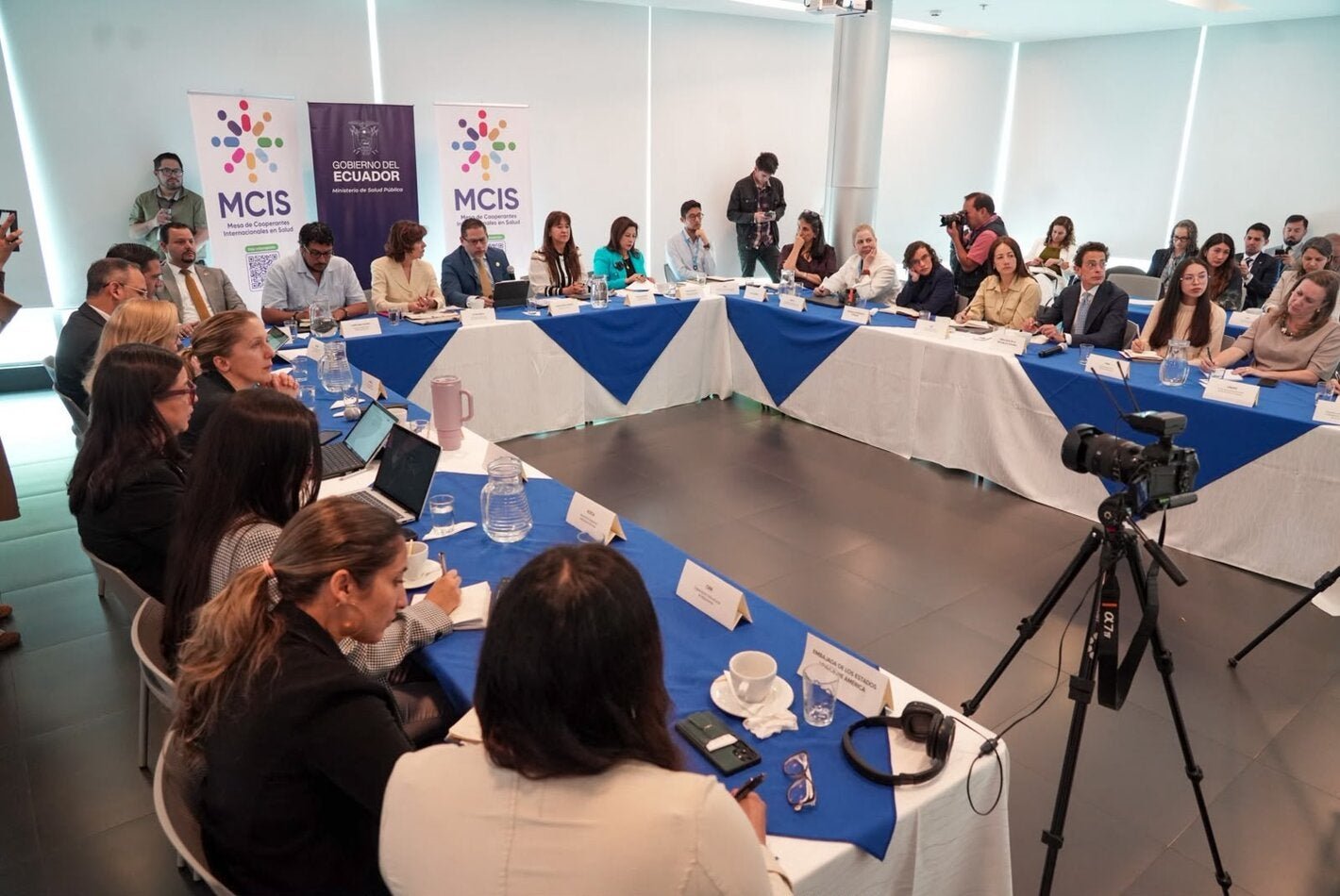 MCIS articula cooperación internacional para fortalecer la salud en Ecuador