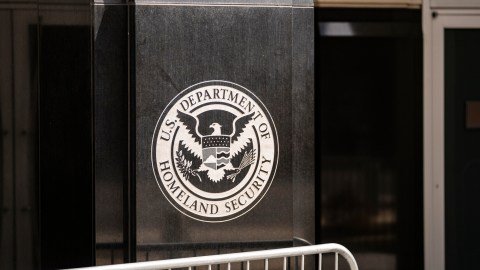 Migrante que se autodeportó a México ahora enfrenta multa de $1.8 millones de dólares de DHS