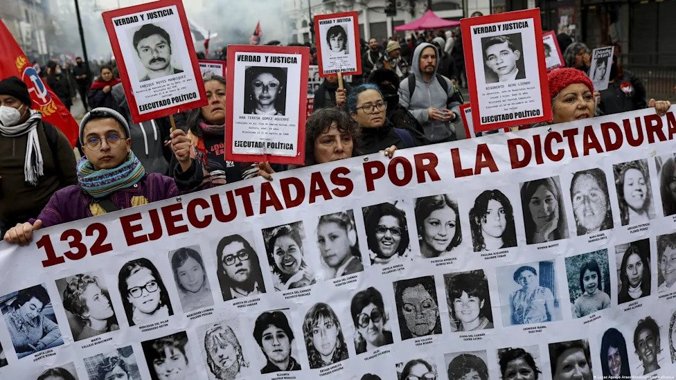 Miles recuerdan el 53 aniversario del golpe en Chile