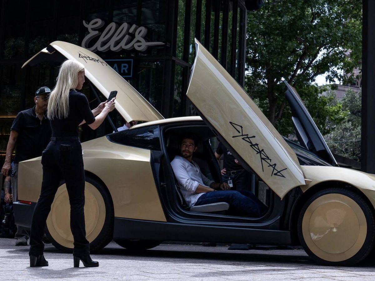 Ni volante ni pedales: los bomberos prueban el Tesla Cybercab y encuentran un nuevo motivo de preocupación