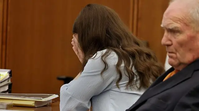 ¿Qué pasará ahora que un juez declaró nulo el juicio contra Lindsay Clancy, la madre acusada de matar a sus tres hijos en EE.UU.?