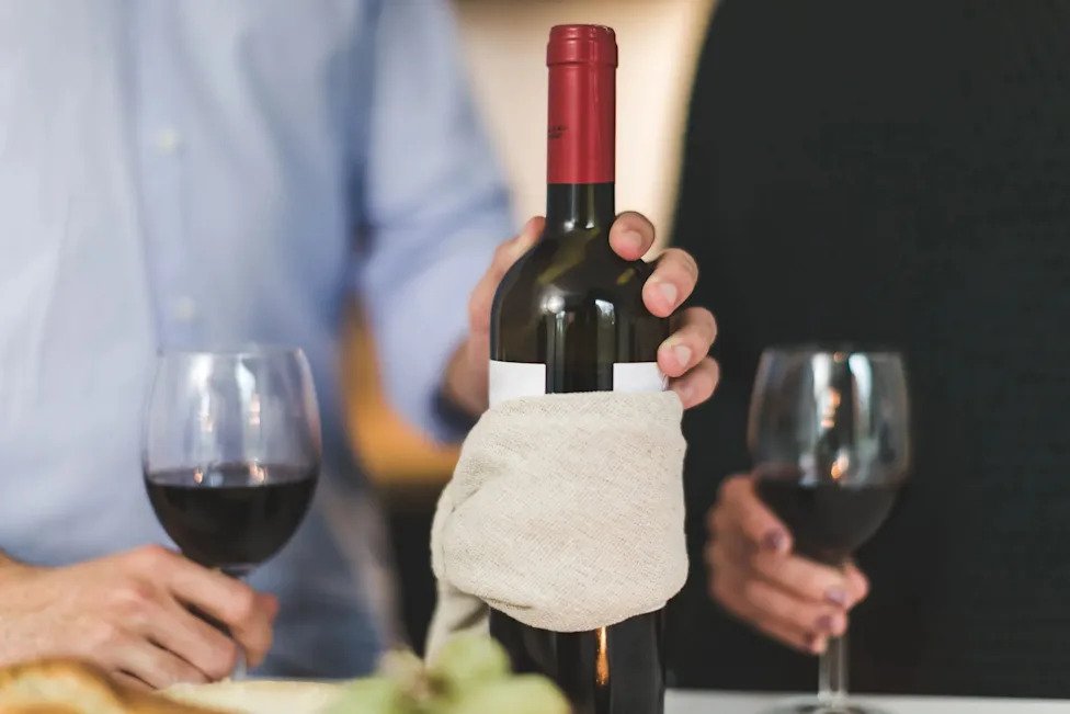 Reportan “huachicol” de vino proveniente de Chile y España