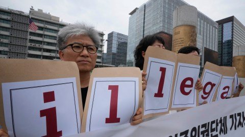 Surcoreanos detenidos en planta de Hyundai y LG preparan demanda contra ICE y Trump