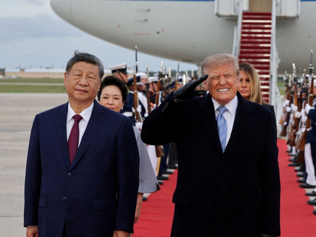 Trump sugiere que ni EEUU ni China frenarán el desarrollo de la IA