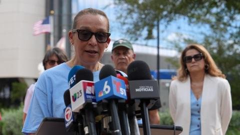 Venezolanos reprochan a Trump recibir a Delcy Rodríguez mientras continúa las deportaciones en Florida
